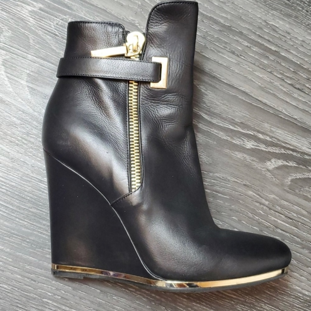 Le Silla black leather wedge heel ankle boots